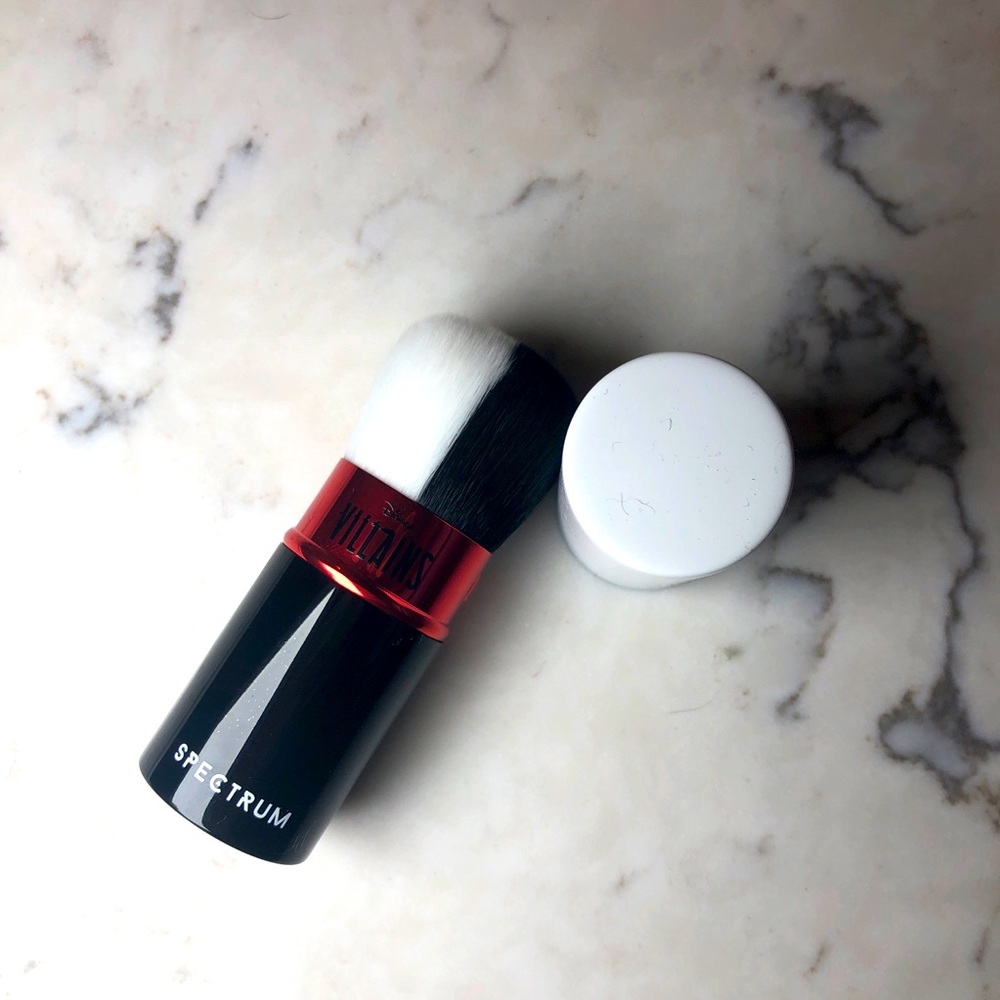 Spectrum Collections Cruella De Vil Kabuki Brush